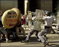 São Paulo, 20 de abril de 2001: Ah-ha, uh-hu, a Paulista é nossa!