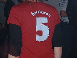 barricada-T-shirt