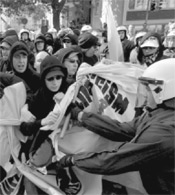 Zwischen Latschdemos und Schwarzem Block Zwischen Latschdemos und Schwarzem Block